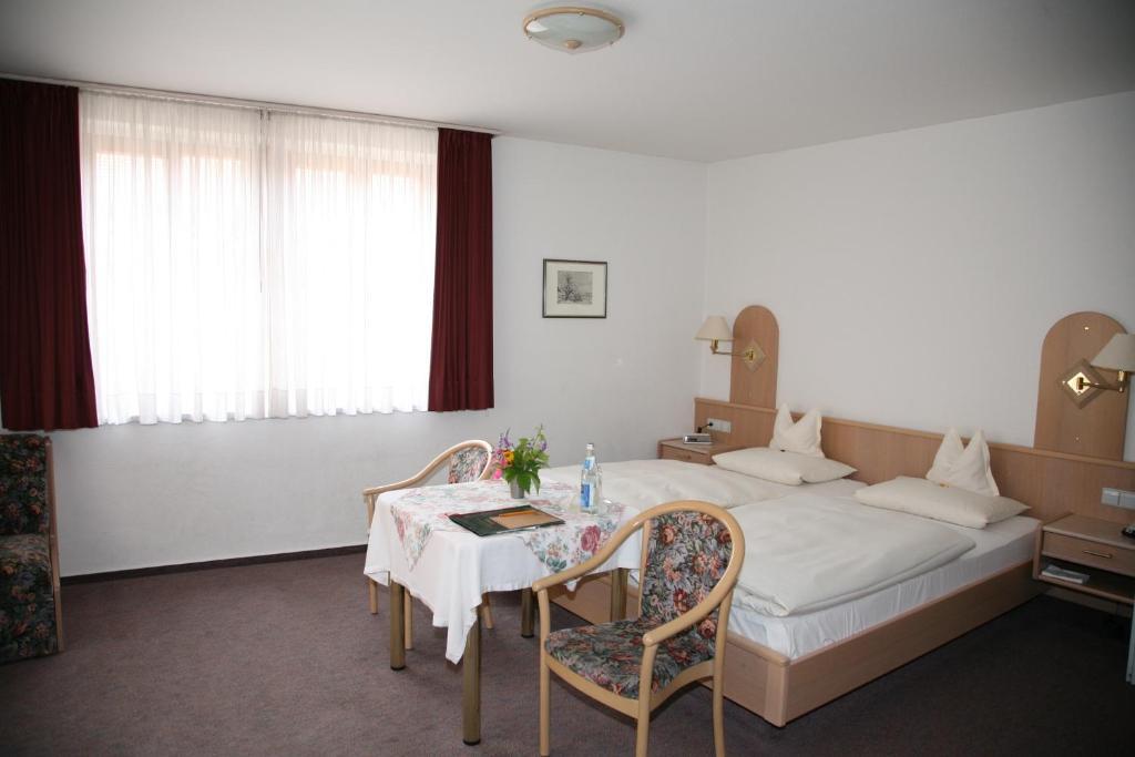 Glocke Weingut Und Hotel Ротенбург-на-Таубері Номер фото
