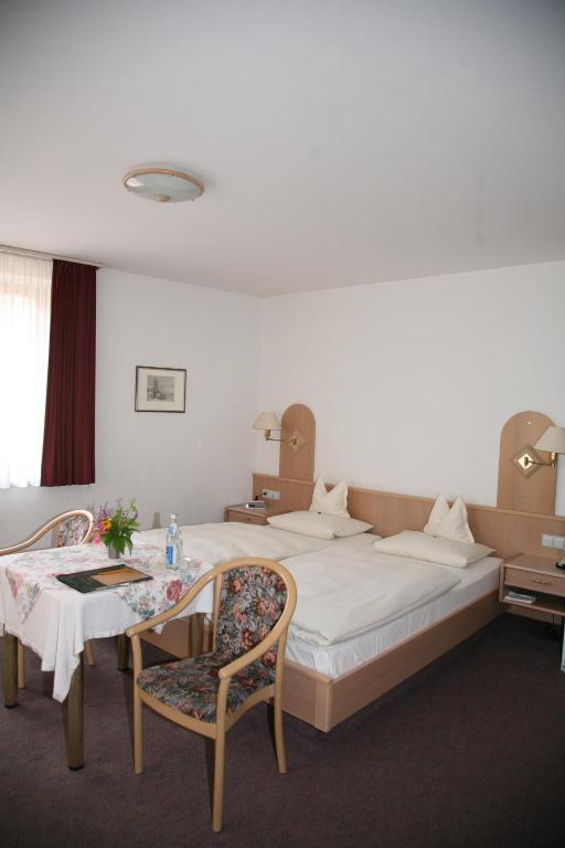 Glocke Weingut Und Hotel Ротенбург-на-Таубері Номер фото