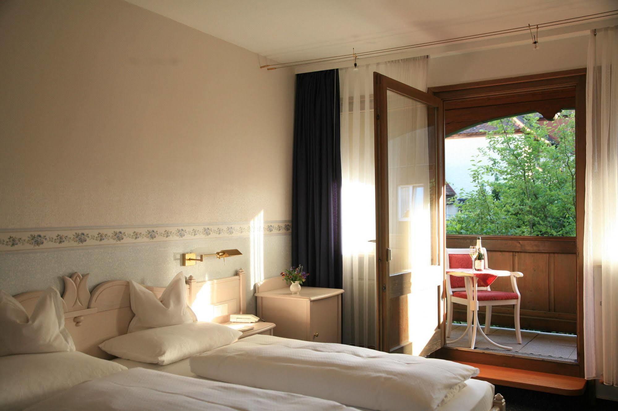 Glocke Weingut Und Hotel Ротенбург-на-Таубері Екстер'єр фото